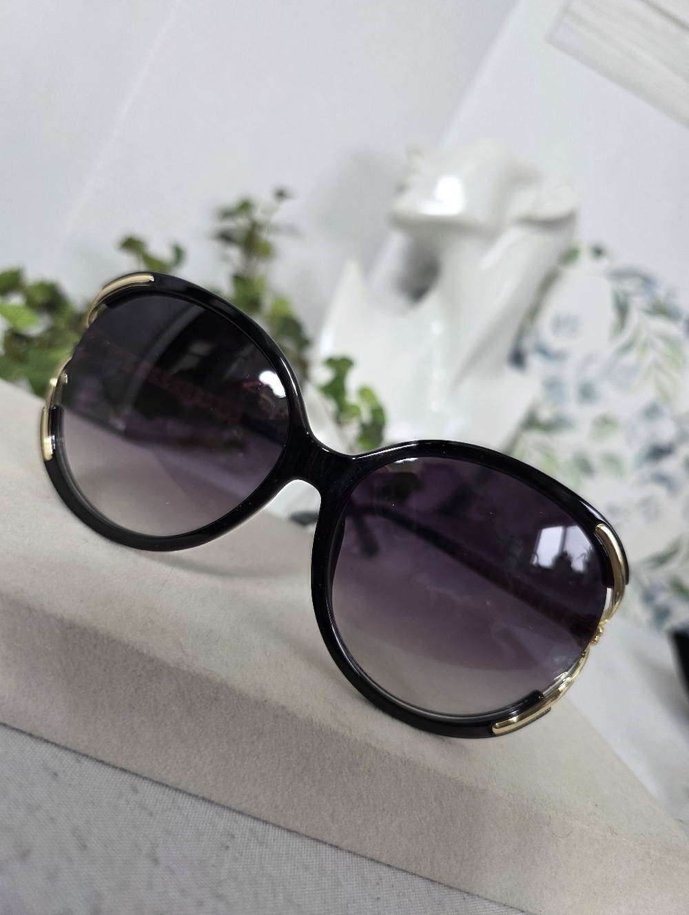 Glam Oversized Round Fashion Sunglasses Black Gold Rhinestone Accent New